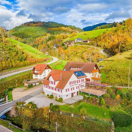 Hotel - Gasthof Blume Oppenau Bagian luar foto