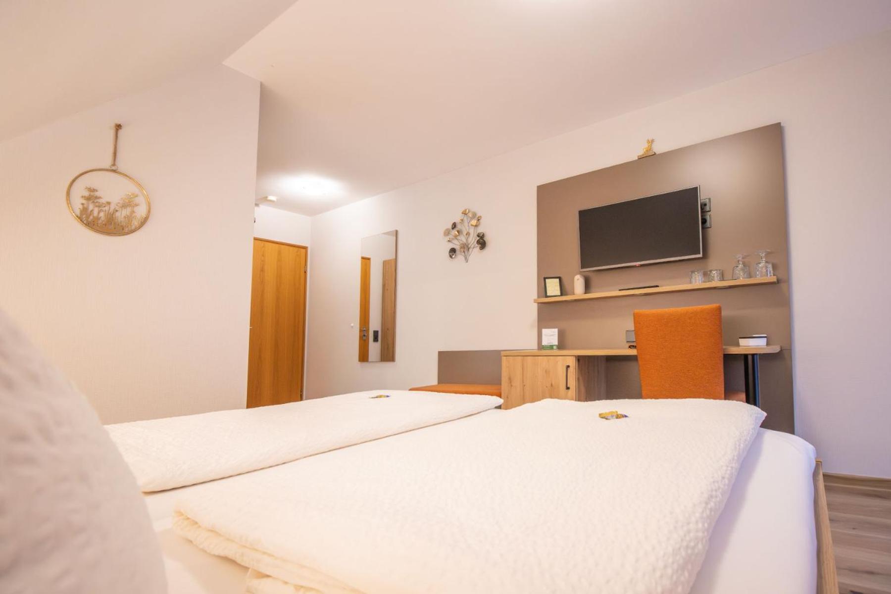 Hotel - Gasthof Blume Oppenau Bagian luar foto