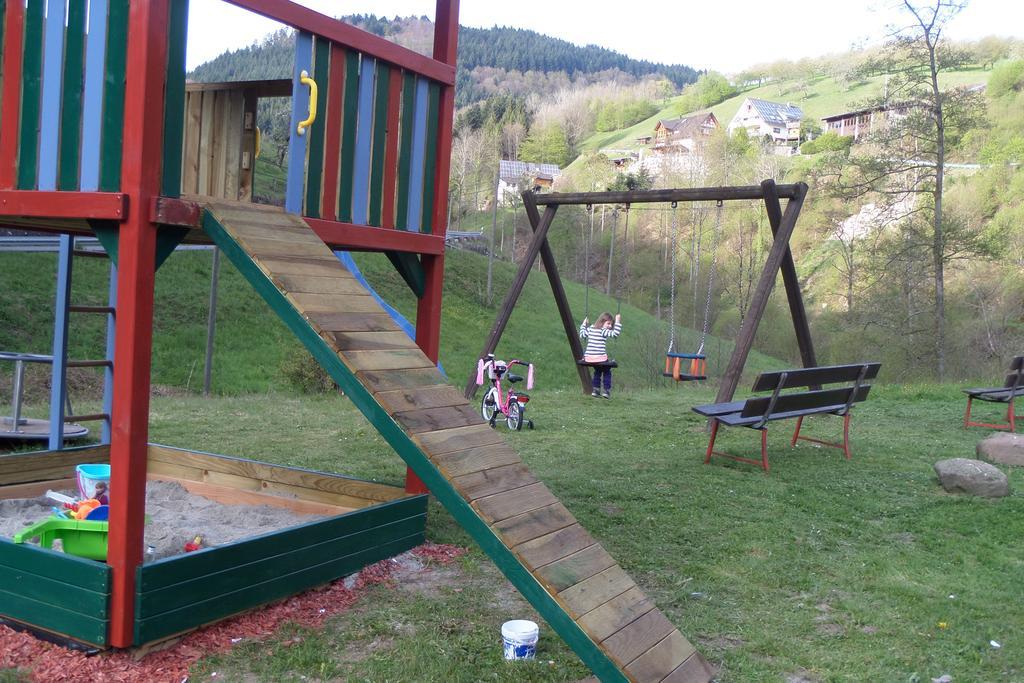 Hotel - Gasthof Blume Oppenau Bagian luar foto